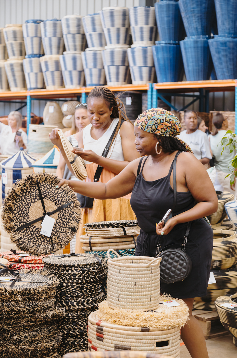 🎄Stellenbosch - Christmas Edition (Sip & Shop Factory Sale)        📅 Date: 31st October 2025 - 2nd November 2025